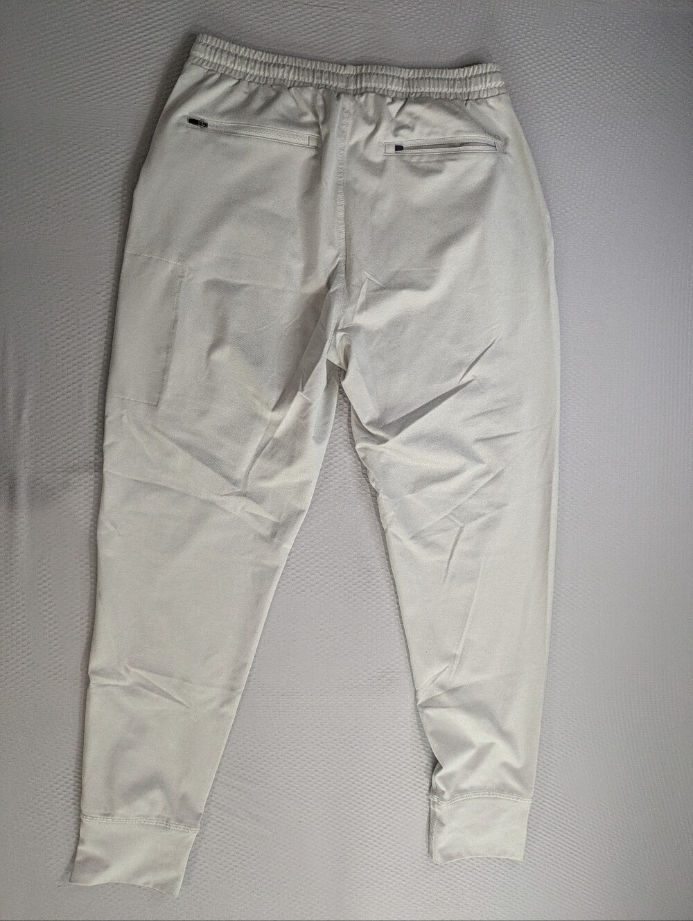 Vuori Sunday Performance Joggers Men’s Medium Platinum White V416 - Picture 6 of 7